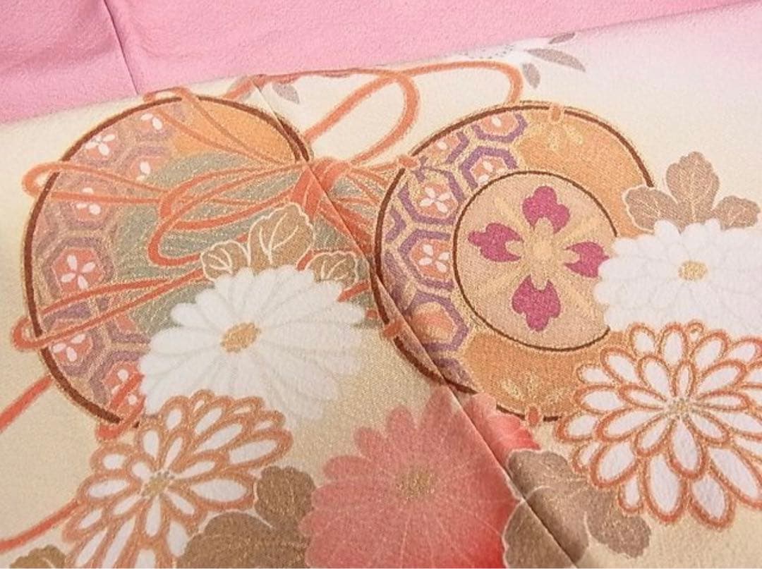 美品 豪華振袖 御所車鼓花文 正絹 暈し染め 金彩 ピンク系 桃色