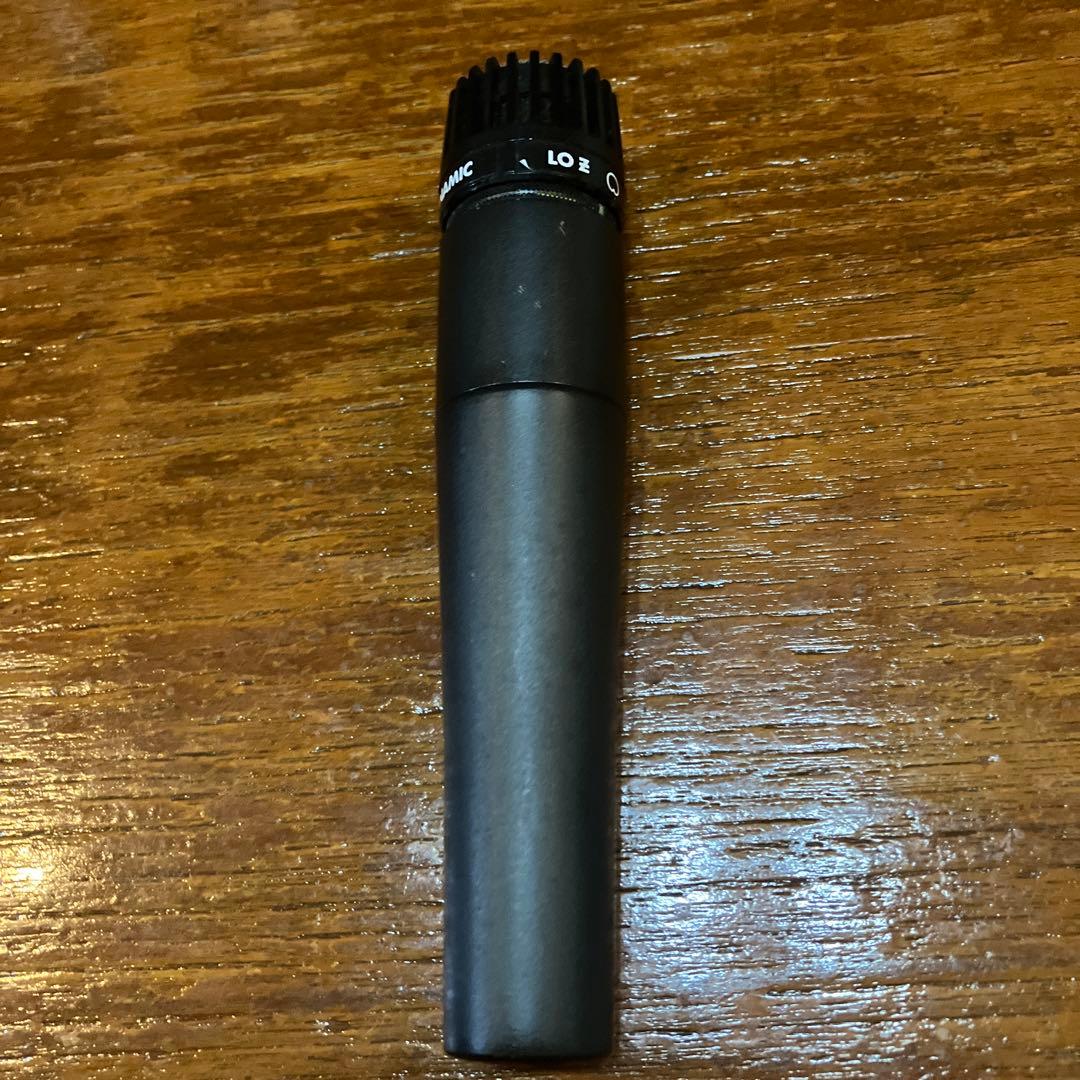 美品！SHURE SM57 ダイナミックマイク ※マイクケーブル1本サービス！