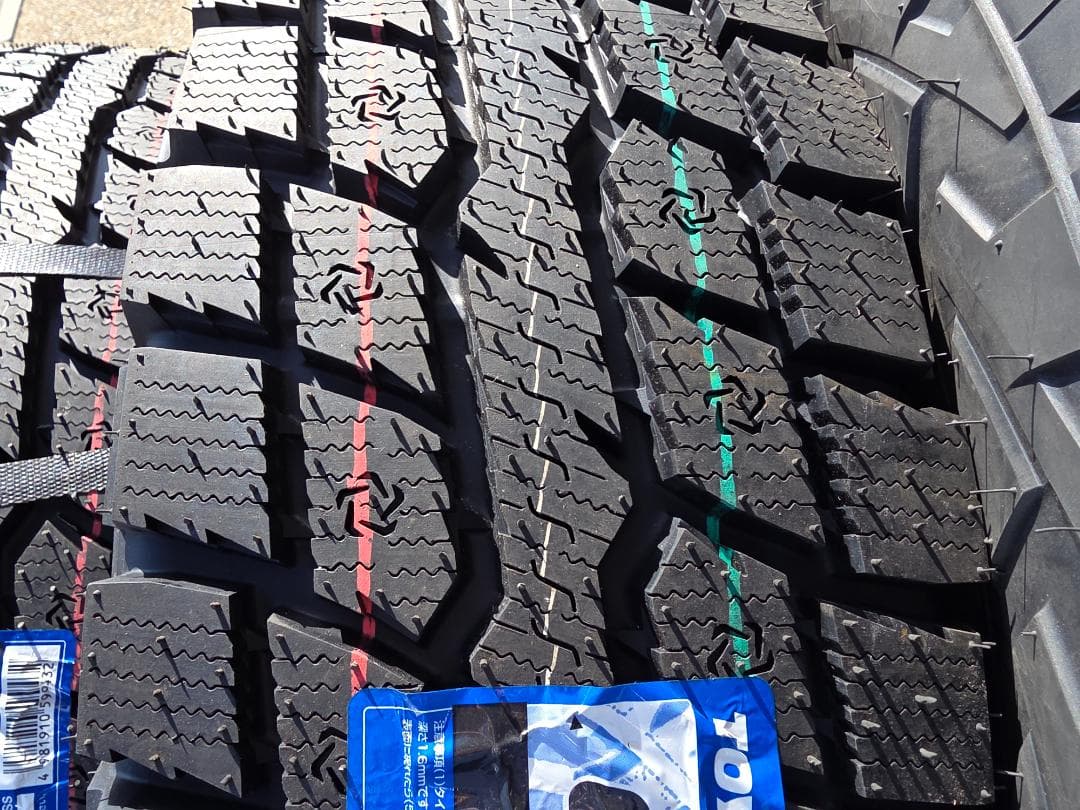 hottoさん専用　新品　255/85R16　トーヨーオブザーブ W/T-R