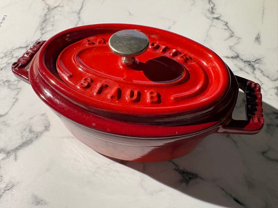 k*u様 新品状態　Staub ストウブ　ミニココット　オーバル　11cm チェ