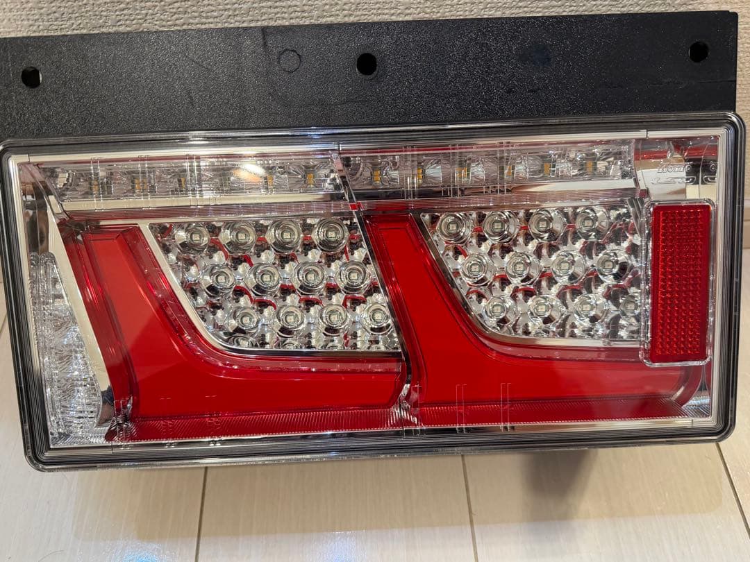 小糸 LEDRCL-24R2RR/24L2RR左右　多少お値引きオッケーです！