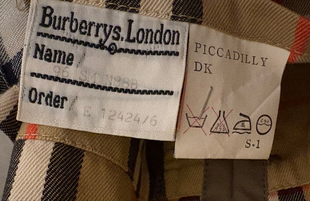 preloved HELLO刺繍Burberry ステンカラー80-90s