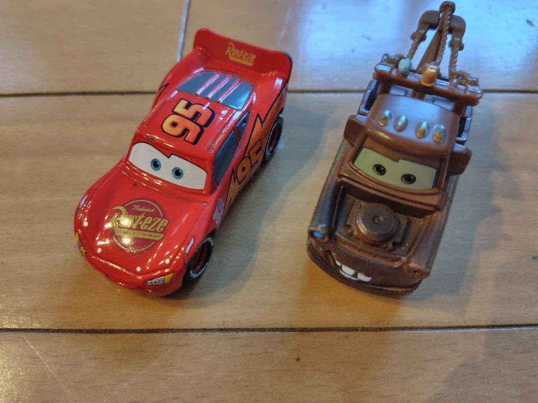 カーズ クロスロード ギフトボックス ブルーレイ　トミカ