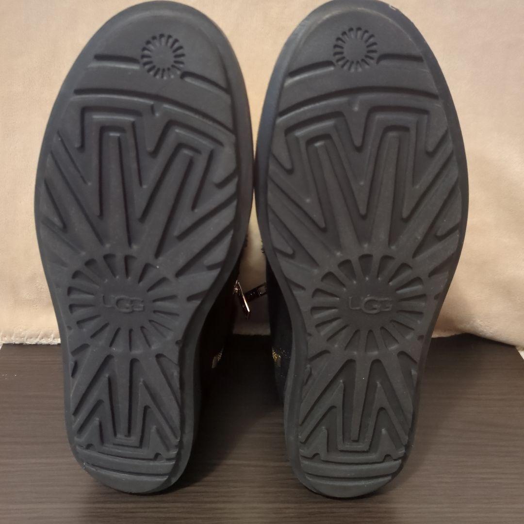 UGG ブラックムートンブーツ ファスナー付き