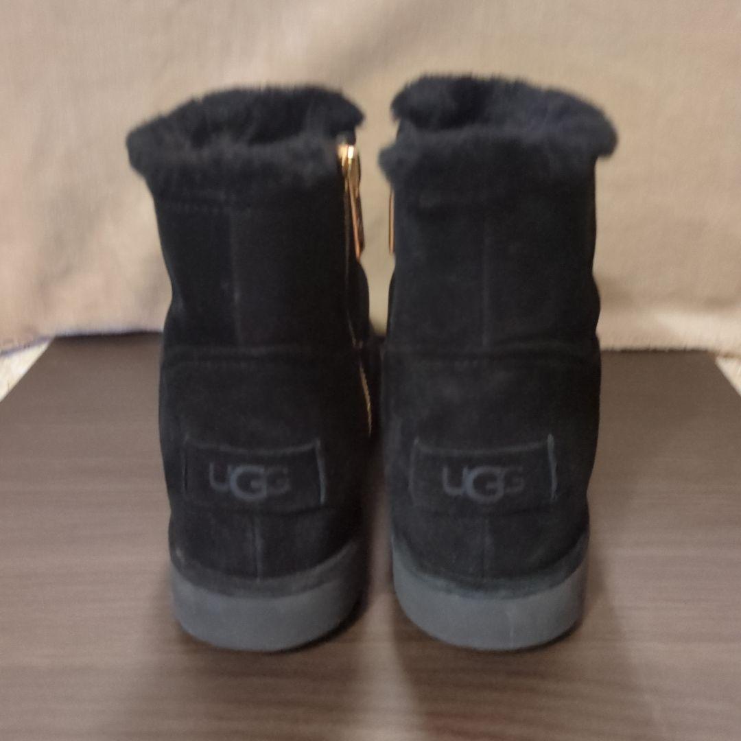 UGG ブラックムートンブーツ ファスナー付き