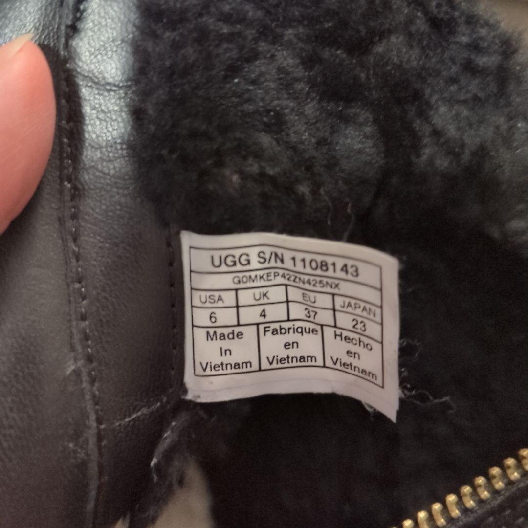 UGG ブラックムートンブーツ ファスナー付き