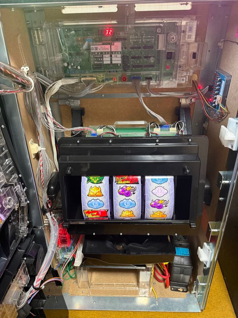 シャア専用パチスロ逆襲の赤い彗星【データカウンター付き】