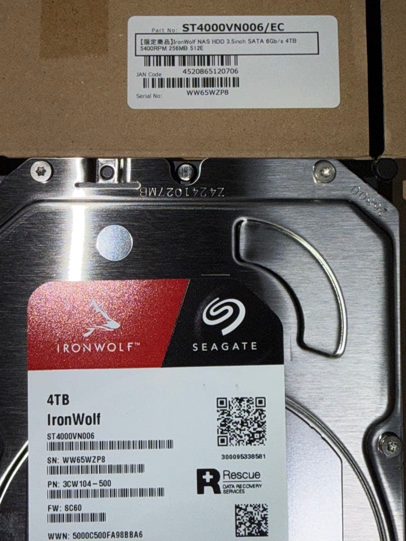 ラスト Seagate IronWolf nas用 HDD 4TB2台 起動6回