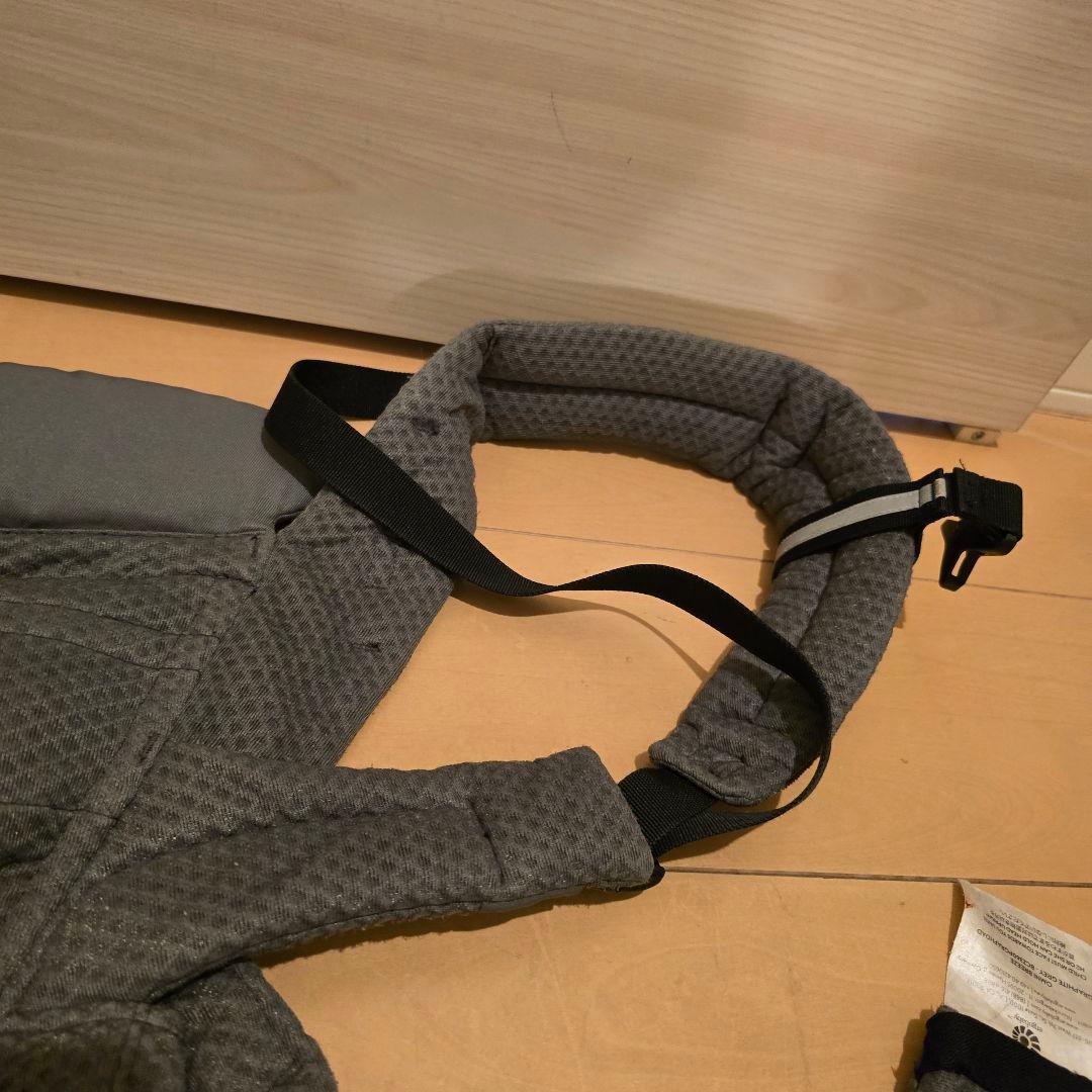 くまエルゴベビーオム二ブリーズ 抱っこ紐 グレー