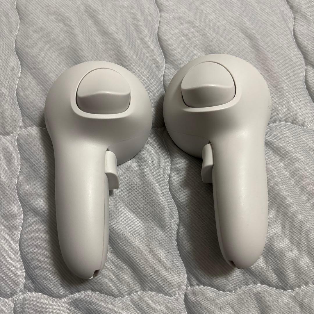 VRヘッドセットとコントローラーセット