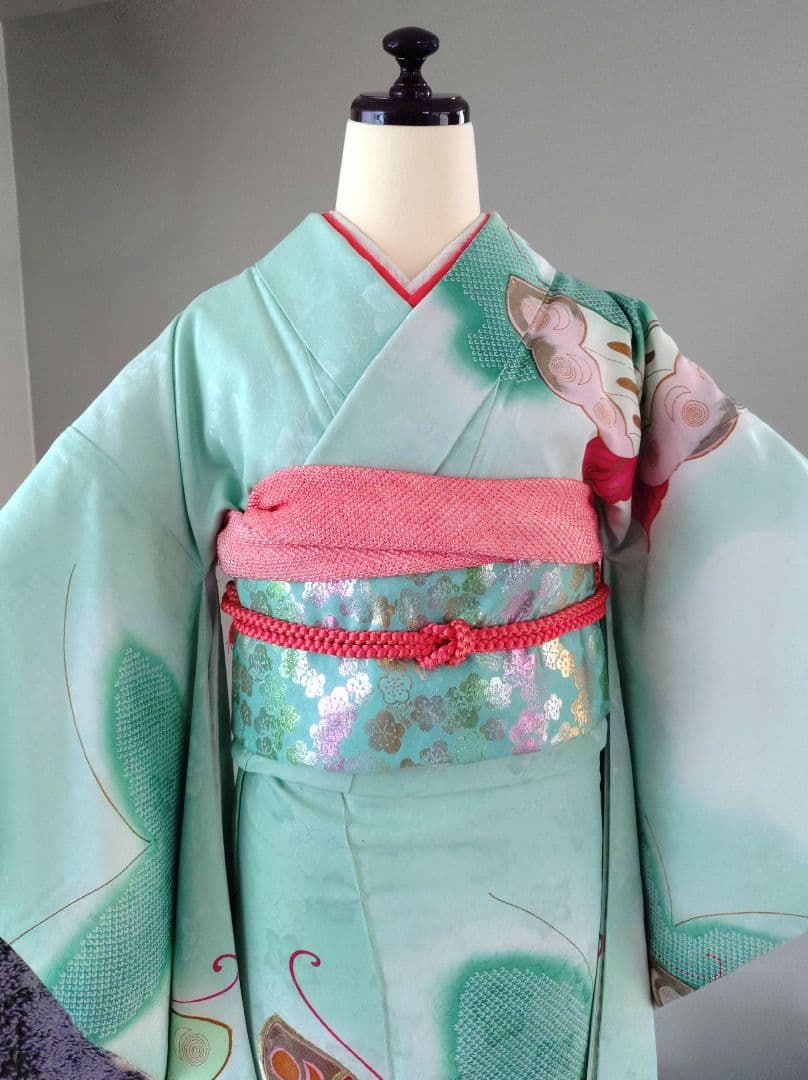 セール☆　振袖と作り帯など5点セット　ミントグリーンに蝶花　作り帯付け帯　刺繍