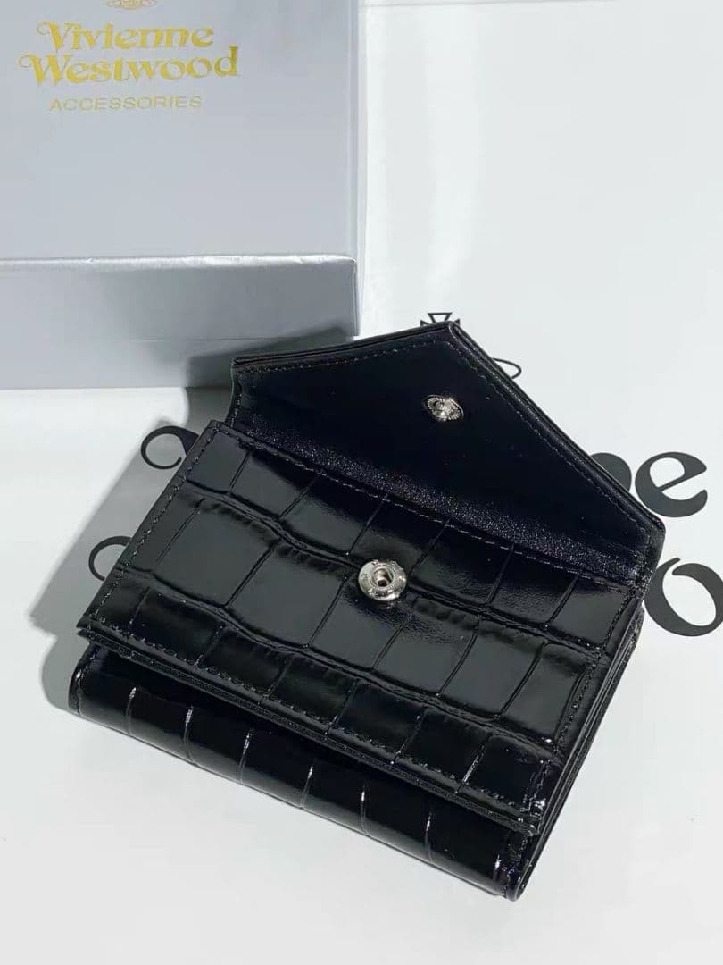 Vivienne Westwood ブラック三つ折り財布 ＃21166