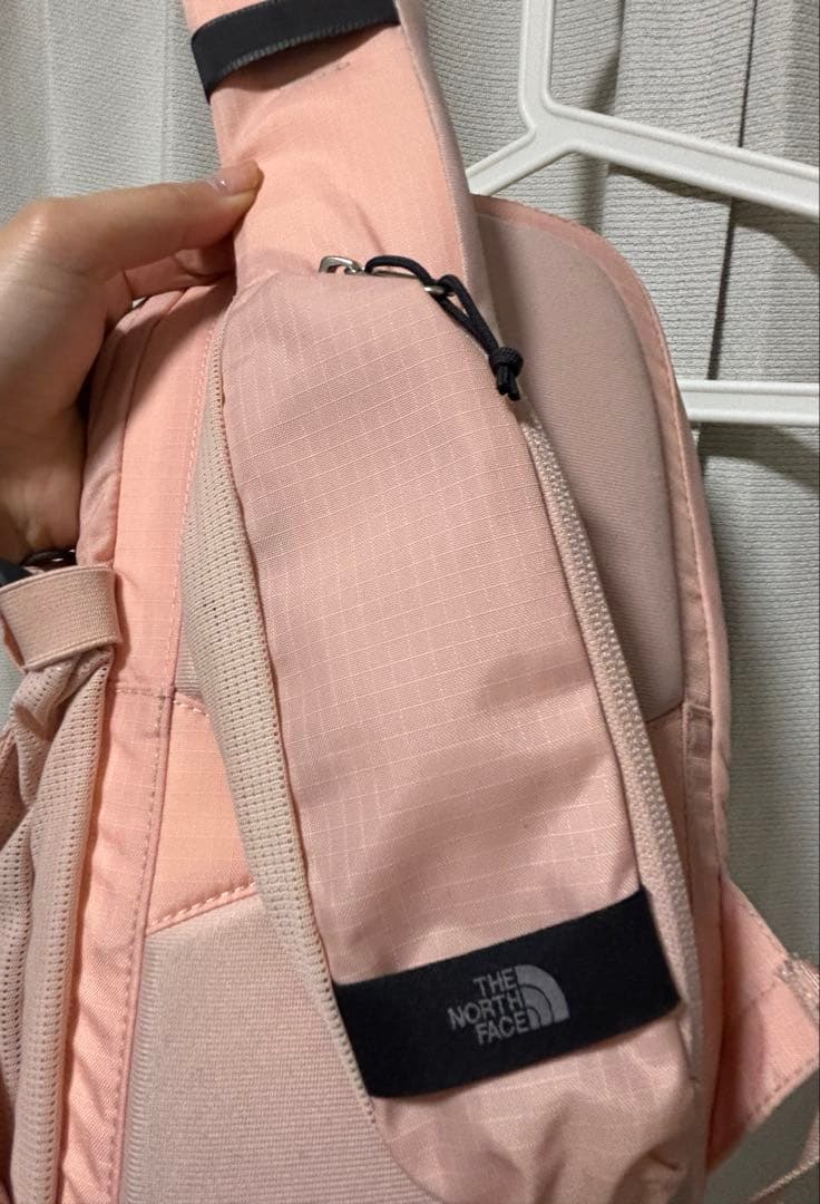 THE NORTH FACE ボディバック サーモンピンク