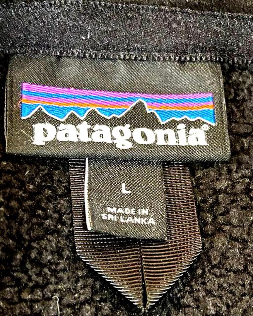 パタゴニア★　メンズベスト　メンズLサイズ　黒ブラック　ブランドロゴ　刺繍　古着