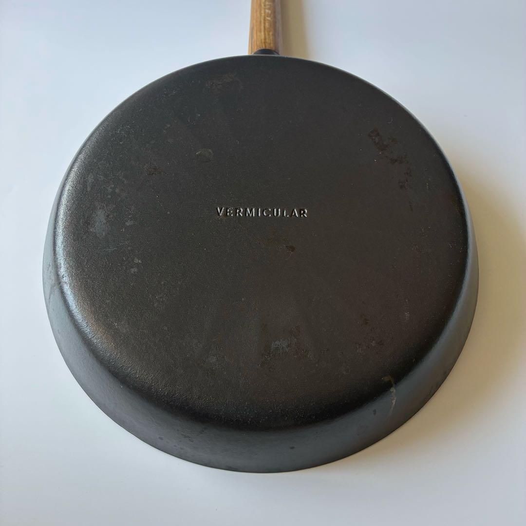 VERMICULAR FRYING PAN　Wood Handle　28cm