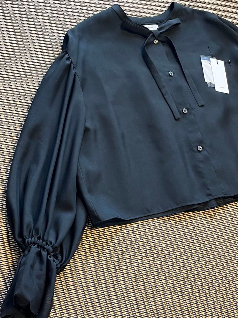 新品同様　yori リボン付きバルーンスリーブ ブラウスジャケット　黒