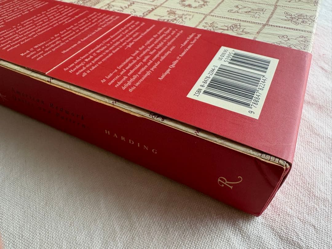 洋書　RED & WHITE