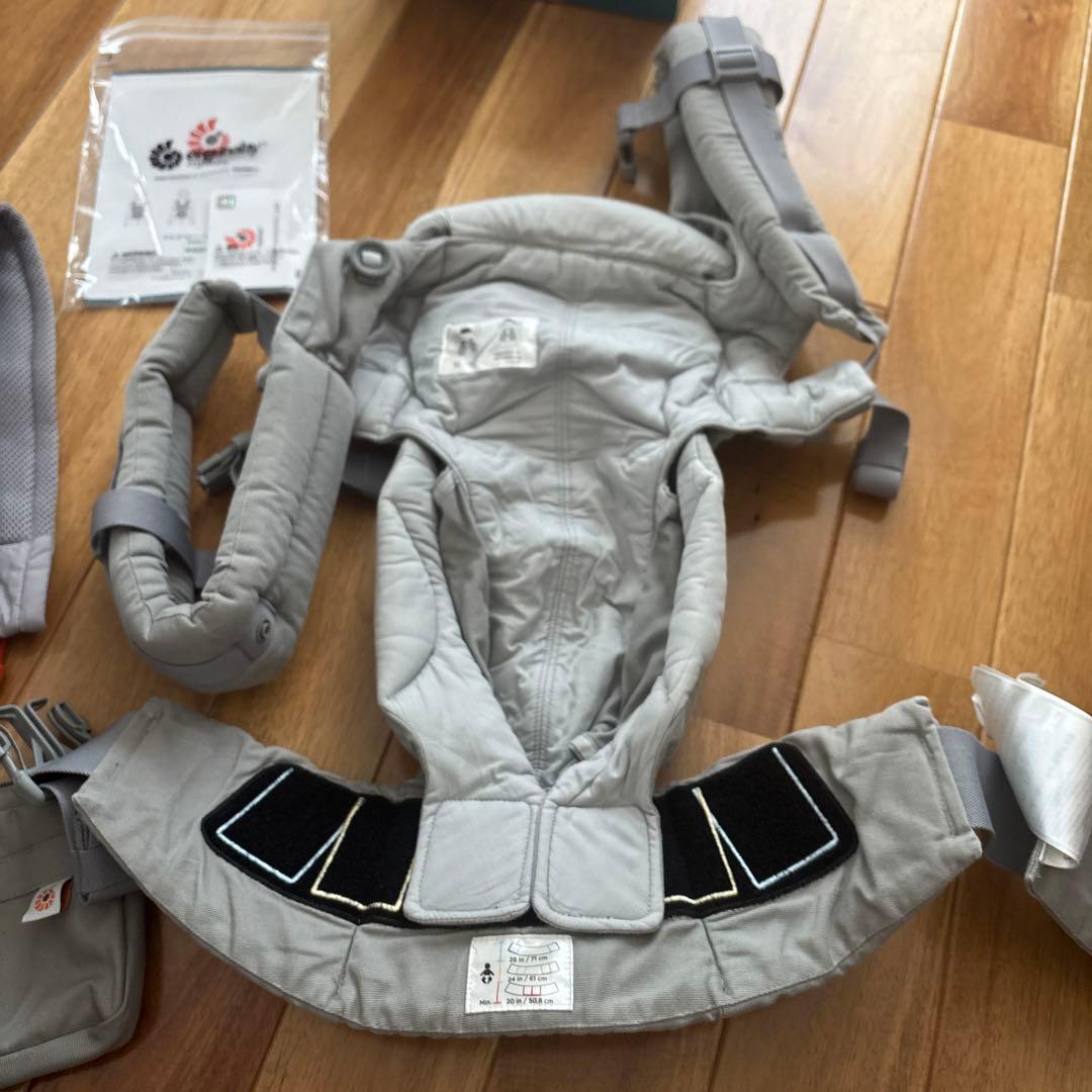 美品　ergobaby 抱っこ紐 グレー 説明書付き　オムニ360