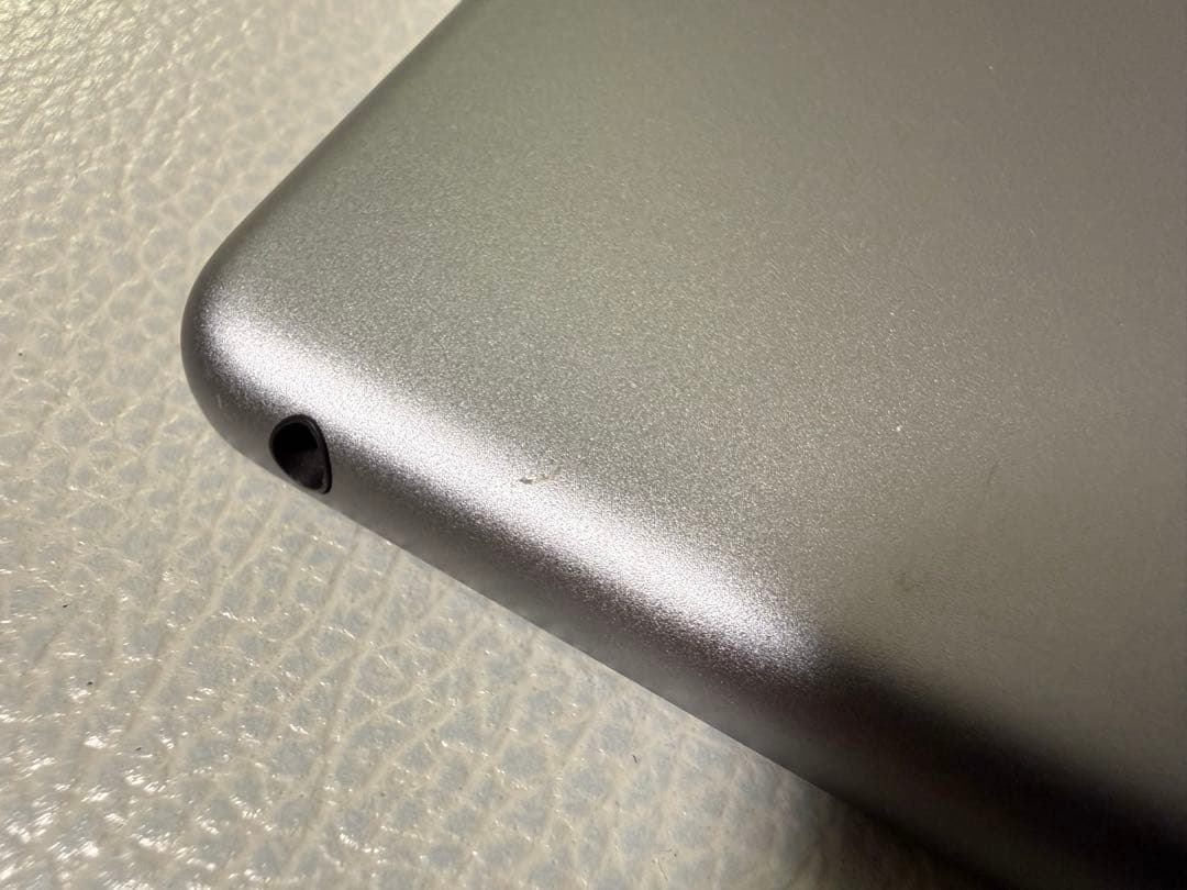 iPad 第5世代 Wi-Fi 32GB スペースグレイ A1822