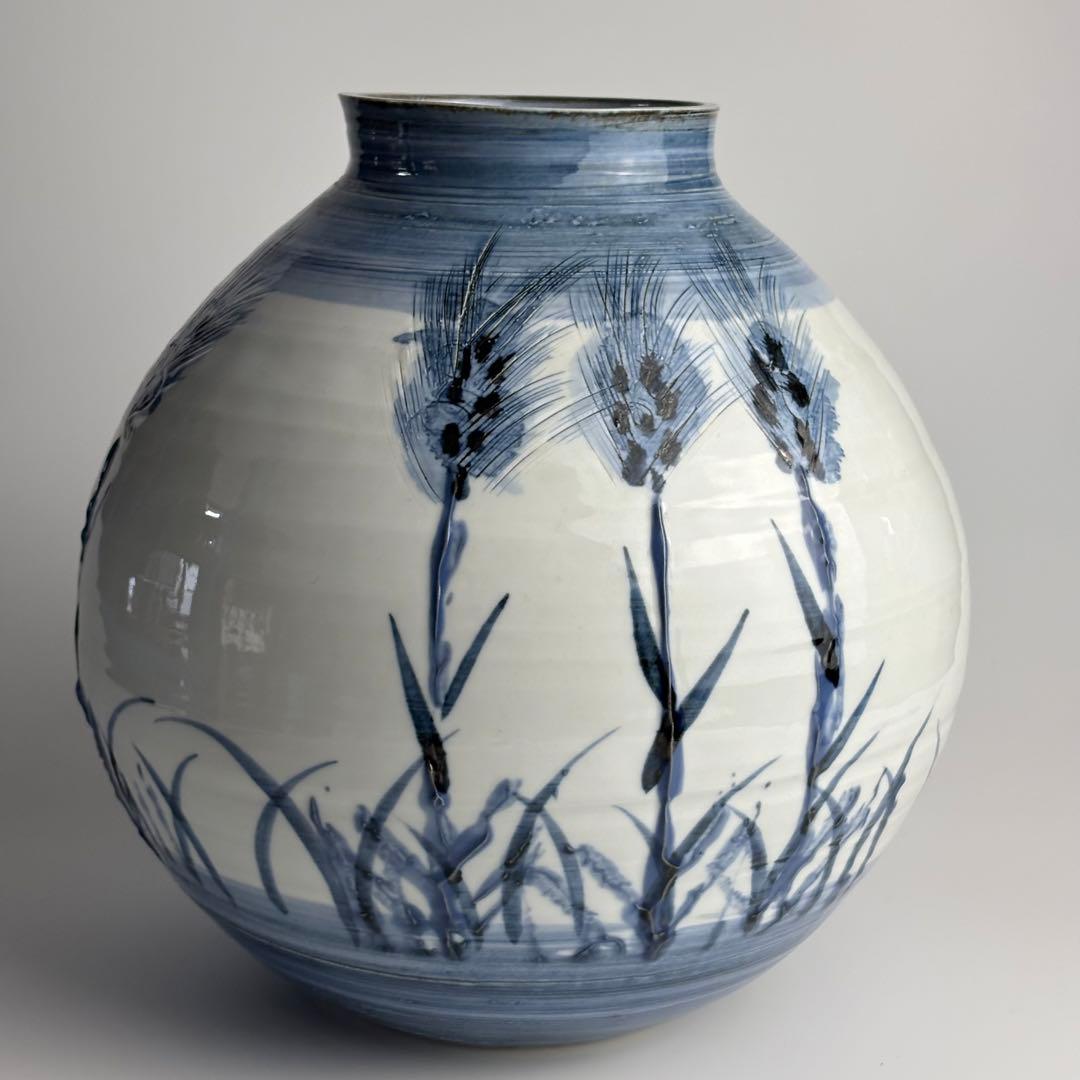 有田焼 日展陶芸作家 草場正人 共箱 在銘 染付 細密絵 花瓶 花入 飾壷