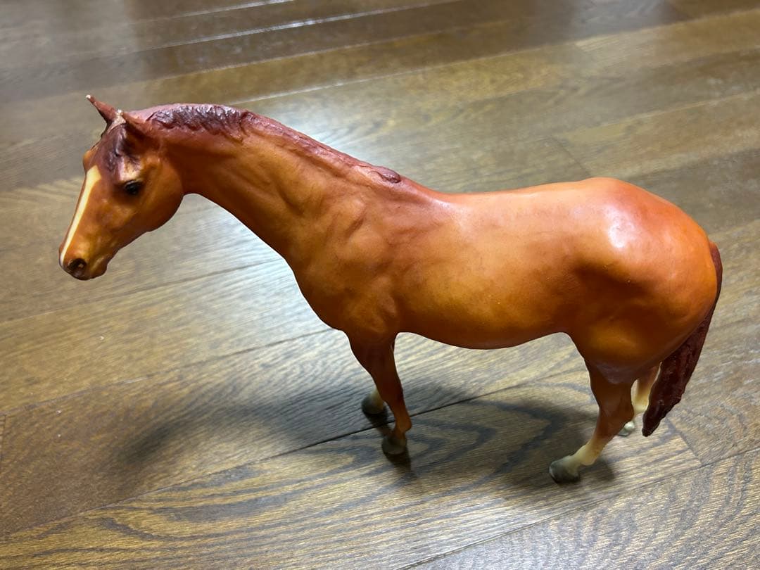 名馬セクレタリアトフィギュアとチャーチルダウンズ競馬場グラスセット