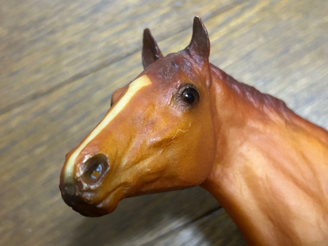 名馬セクレタリアトフィギュアとチャーチルダウンズ競馬場グラスセット