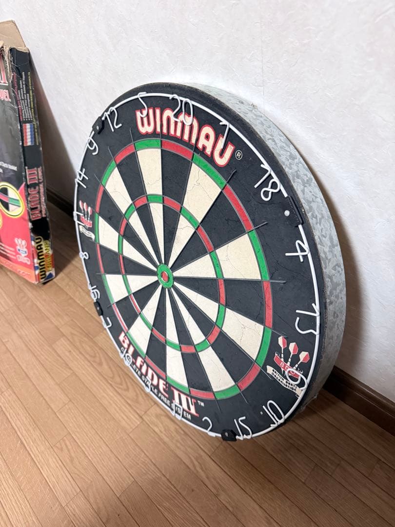 WINMAU BLADE III ダーツボード