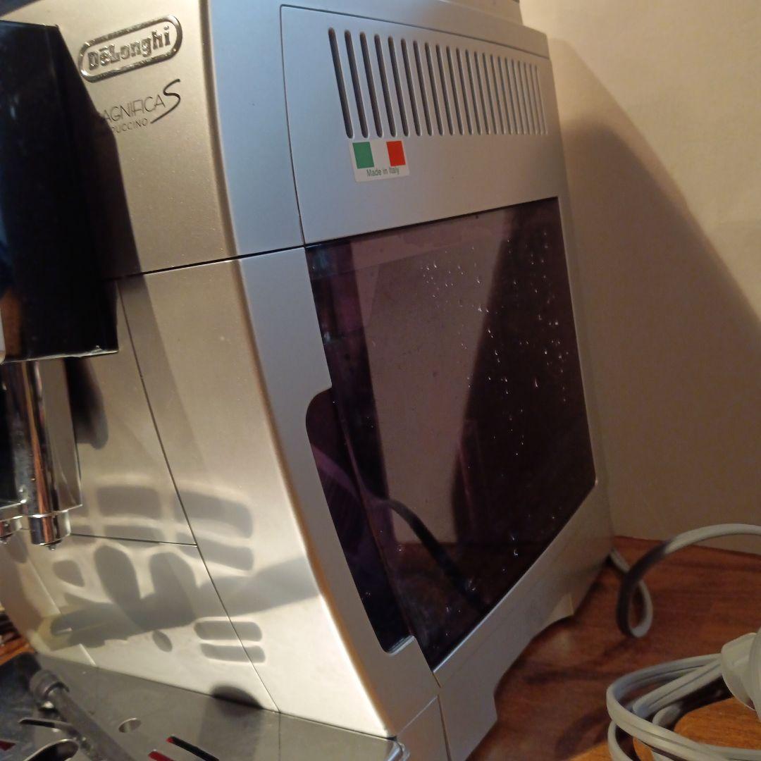 デロンギ　マグニフィカSカプチーノ　全自動エスプレッソマシン　ECAM23460