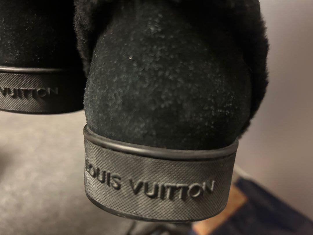 LOUIS VUITTON ブラックロングブーツ