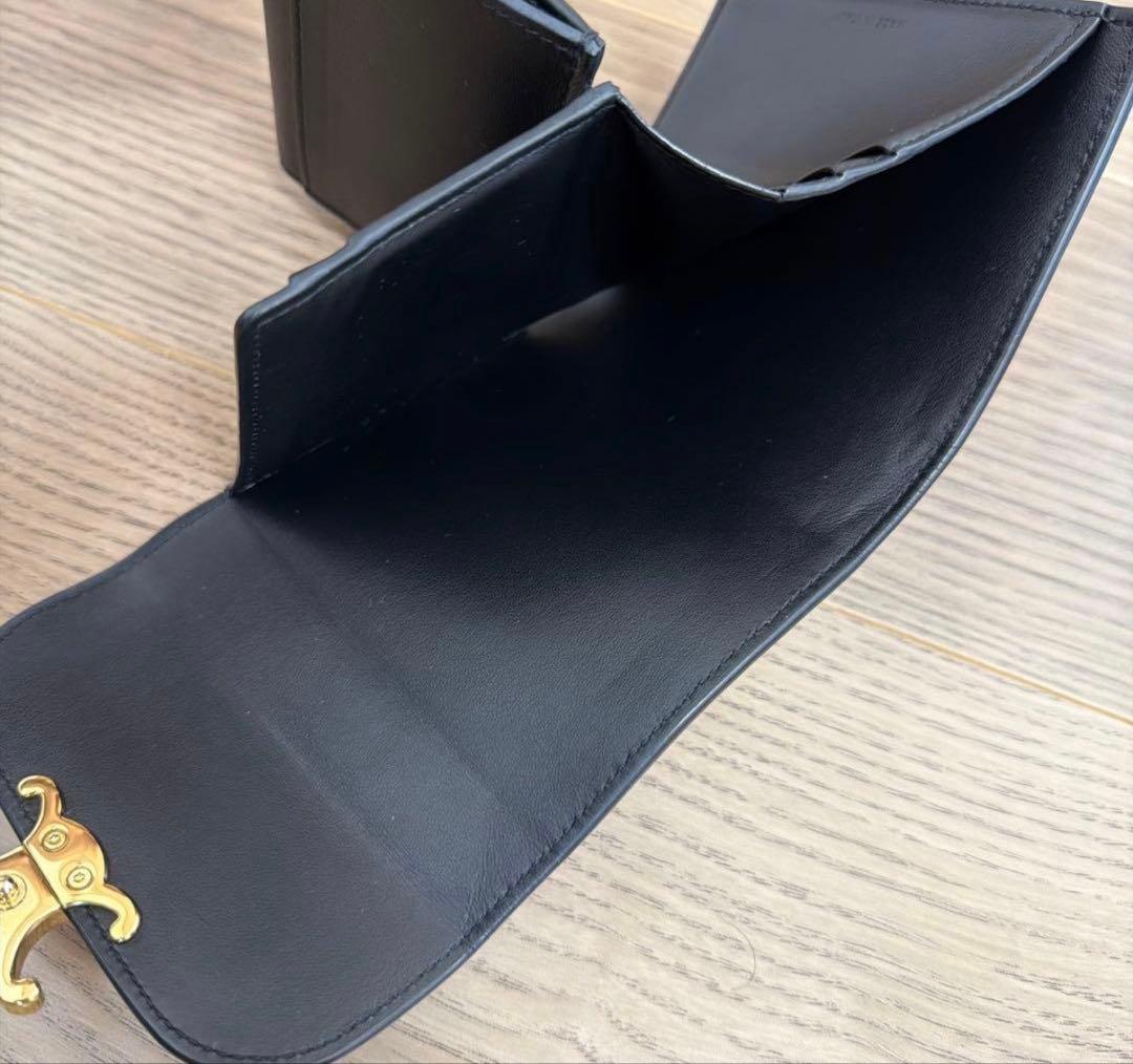 ブラックレザー 三つ折り財布 ゴールド金具