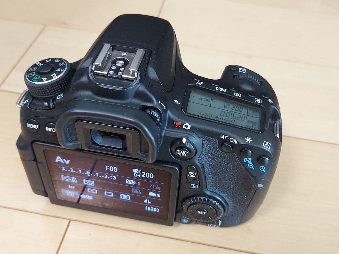 デジタルカメラ EOS 70D