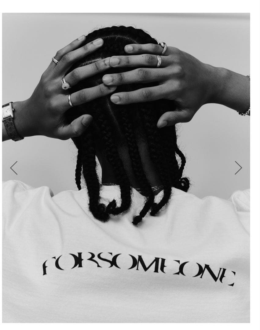 FORSOMEONE Tシャツ