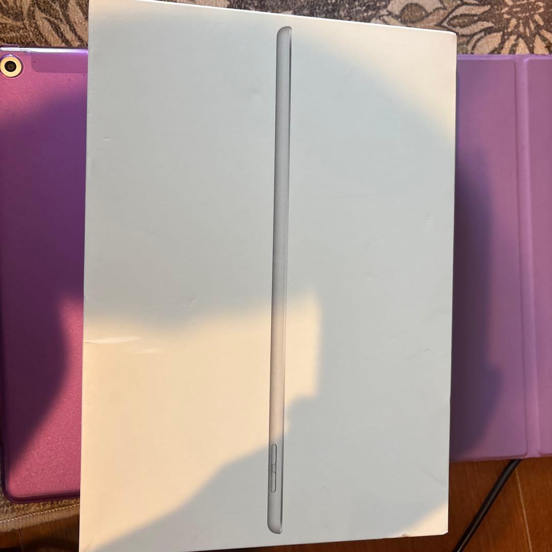 iPad（第8世代）Wi-Fi + Cellularモデル ホワイト