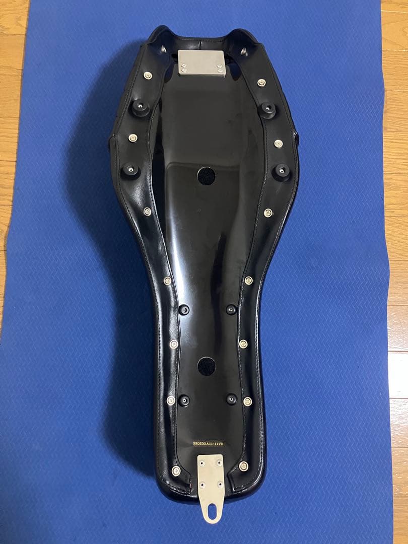 Tramp トランプ　キング&クイーン　シート　ハーレー　スポーツスター