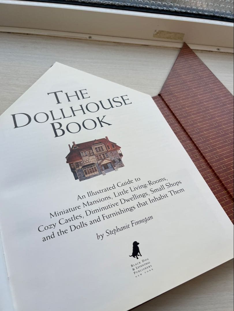 【希少】THE DOLL HOUSE BOOK 洋書　ハードカバー
