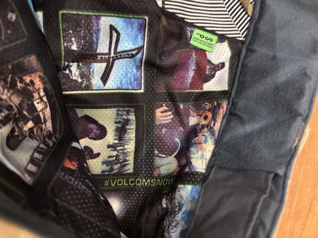 VOLCOM ほぼ未使用　スノーボード ウエア　パンツ