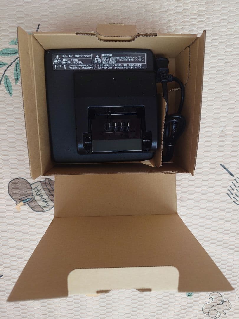 【新品】Panasonic 電動アシスト自転車用充電器 NKJ075Z