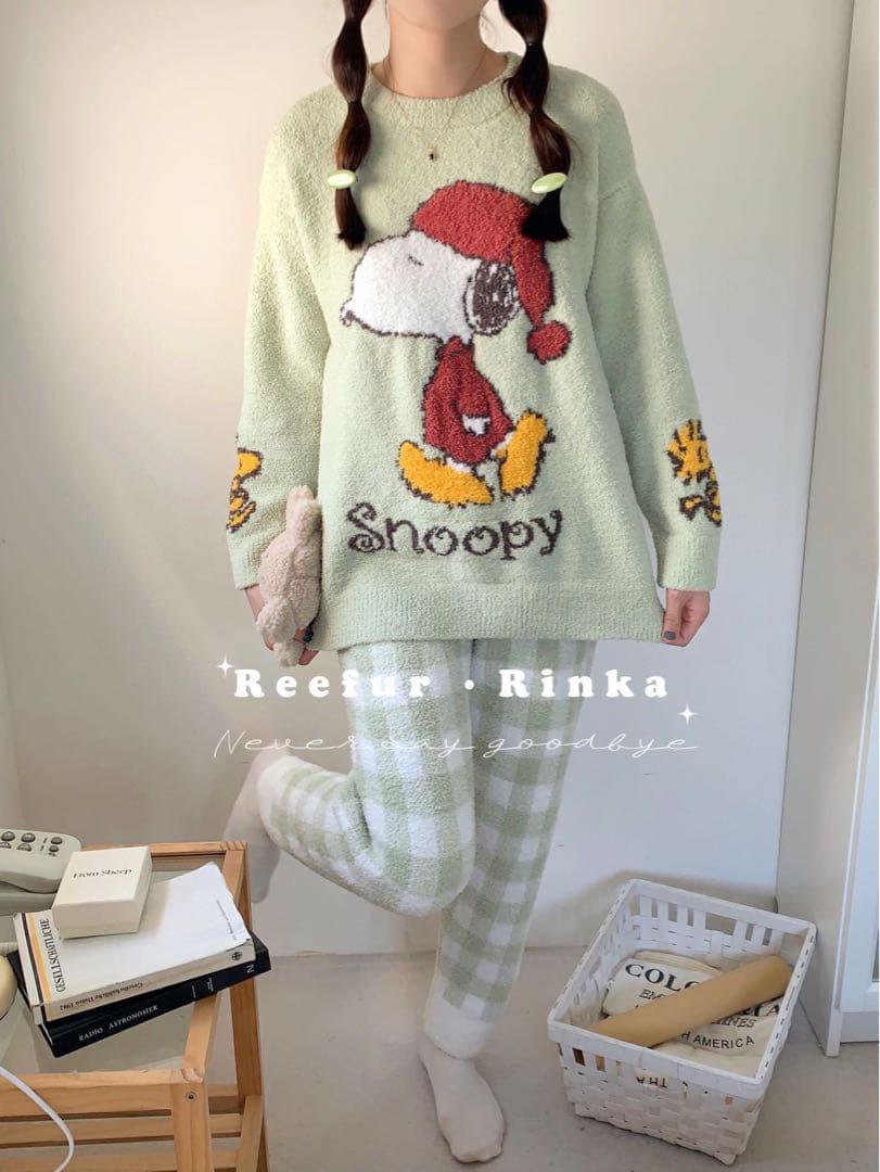 新品！新作！可愛いスヌーピー、モコモコ、ふわふわ、厚手２点セットパジャマ！