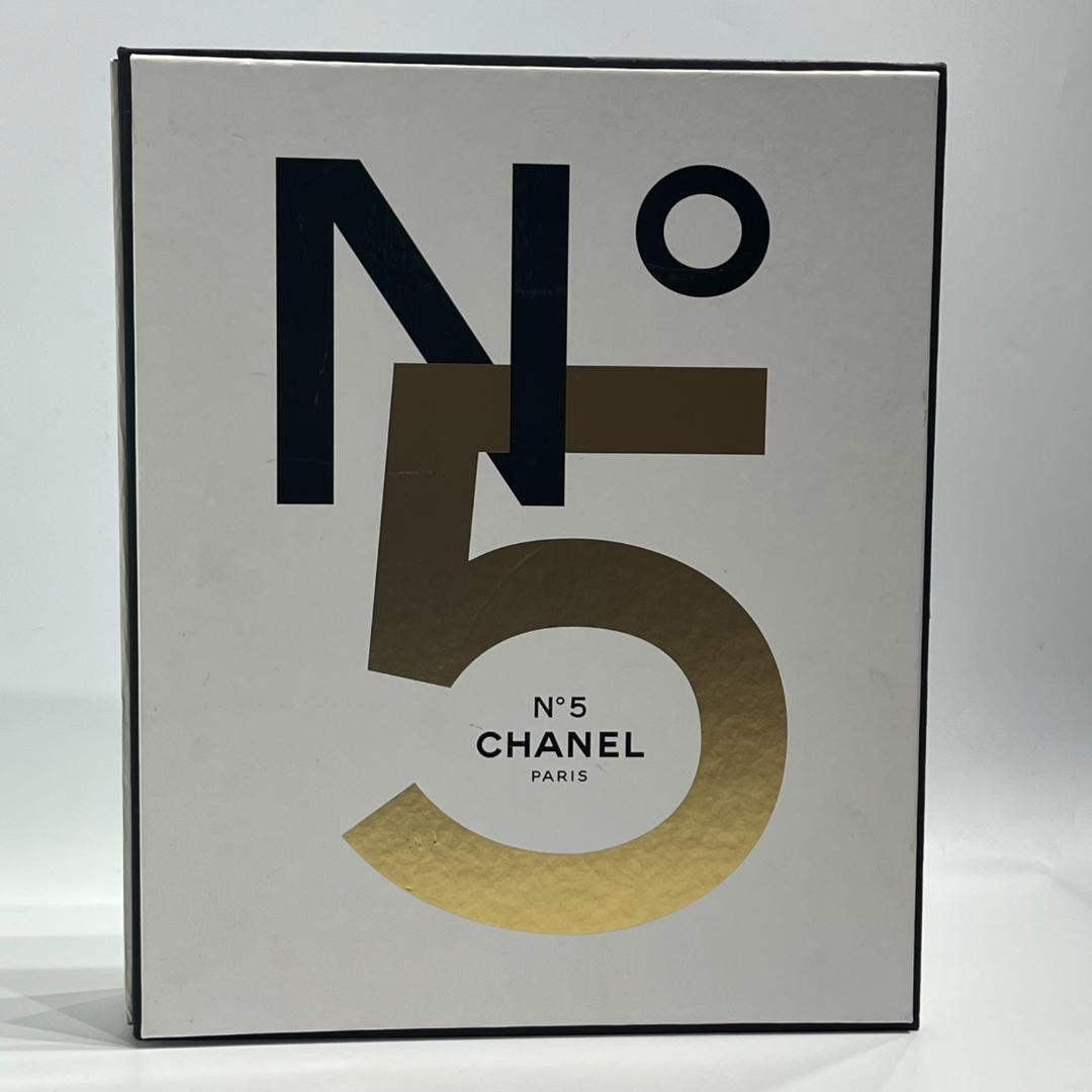 『Chanel No. 5:Story of a Perfume』2冊組日本語版