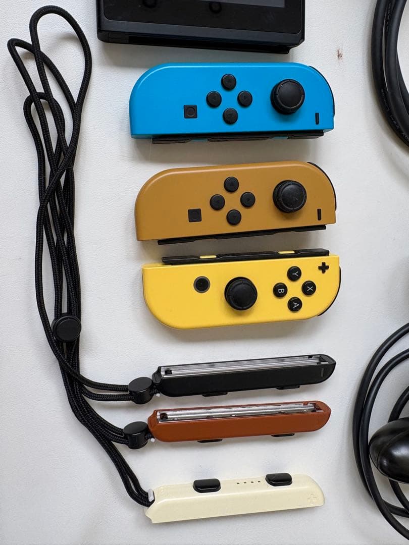 Nintendo Switch Pikachu Edition 本体