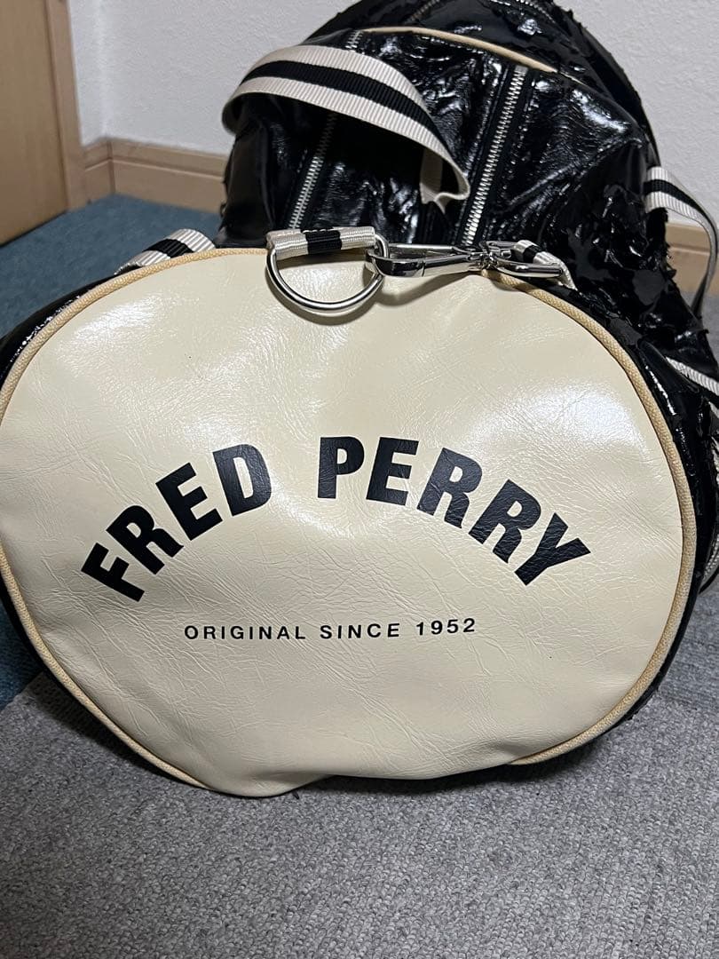 い*と様 Fred Perry Classic Barrel Bag ボストンバ