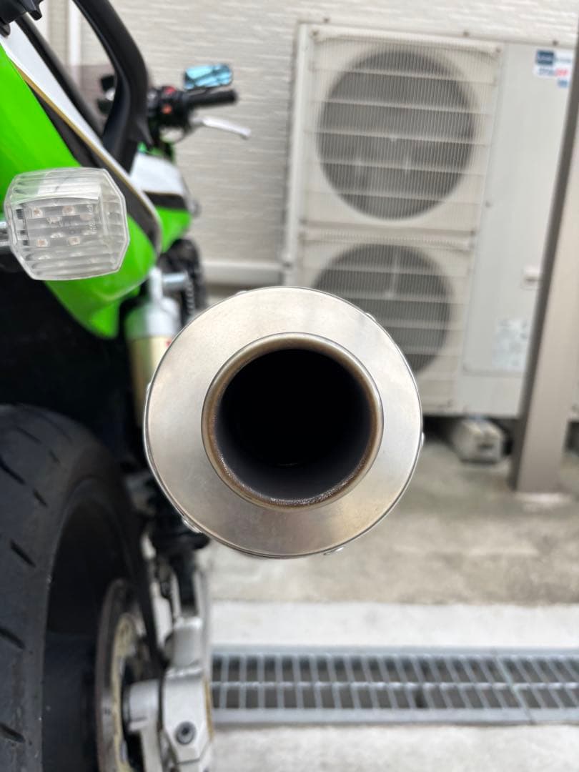 メ*森様 ZRX1200R BEET ステレスマフラーサイレンサー　ボルトオンタ