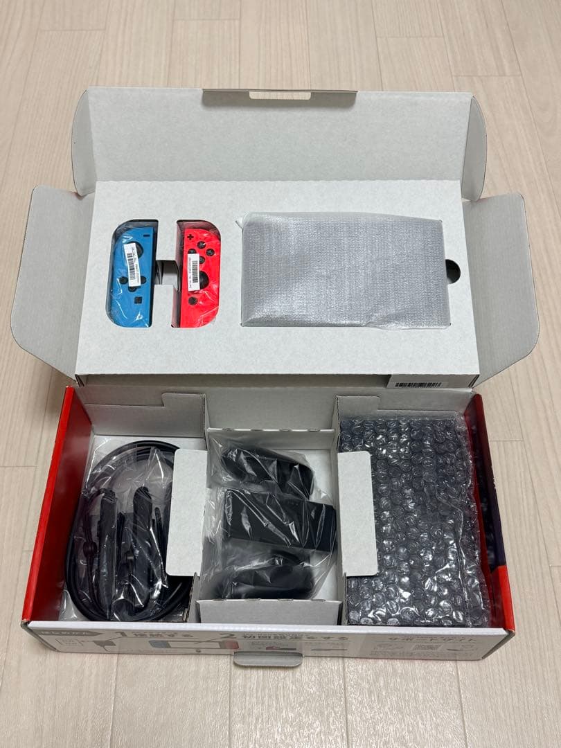 任天堂Switch 本体　美品