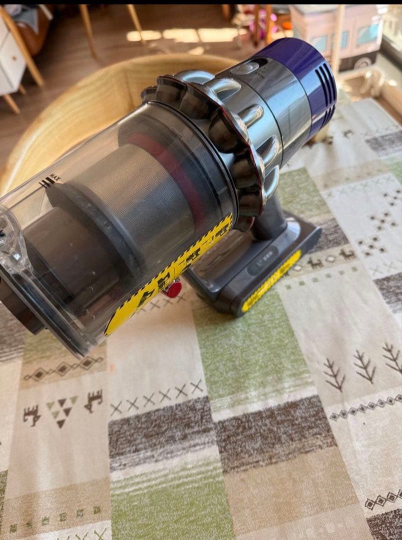 Dyson ダイソン V10 SV12 コードレスクリーナー　動作確認済
