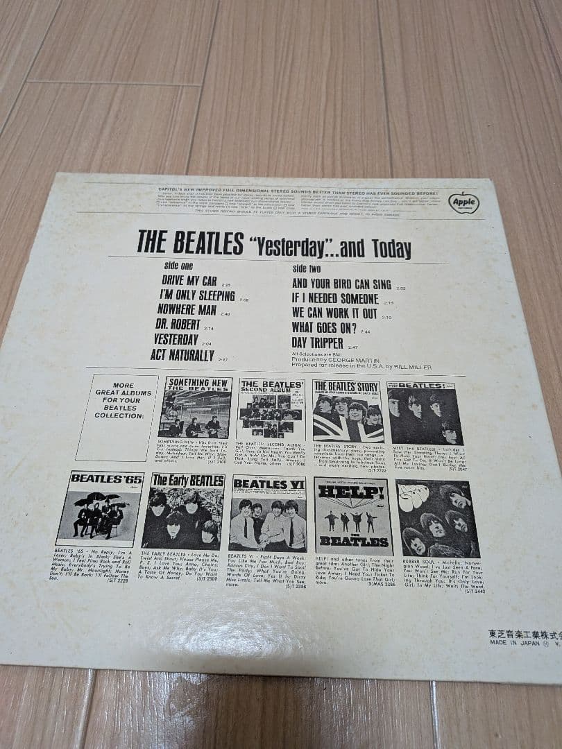 赤盤　The Beatles Yesterday And Today 　レコード