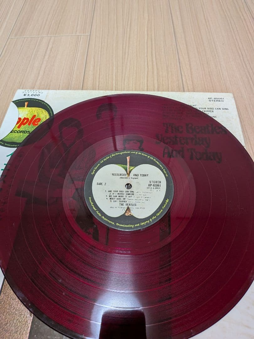 赤盤　The Beatles Yesterday And Today 　レコード