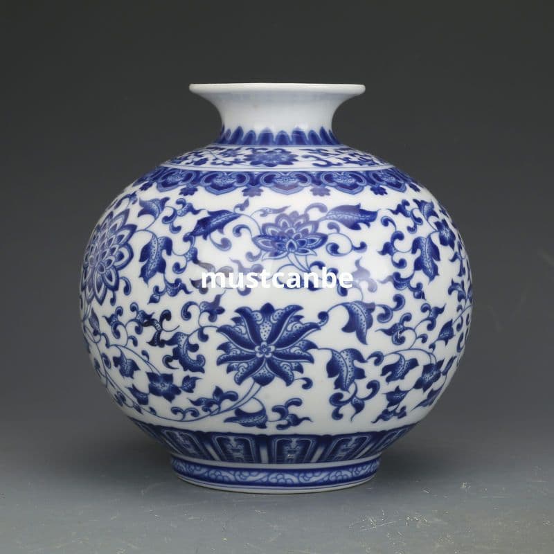 大清乾隆青纏枝紋石榴瓶 景徳鎮 陶磁器 装飾品 現代工芸品 美術品 置物