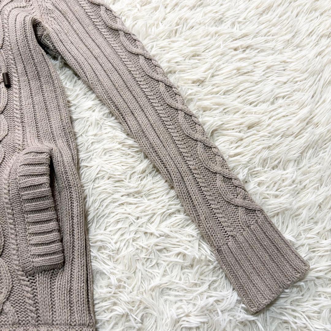 ✨美品✨バーバリーブルーレーベル　ダッフルニットカーディガン　フード　ケーブル編