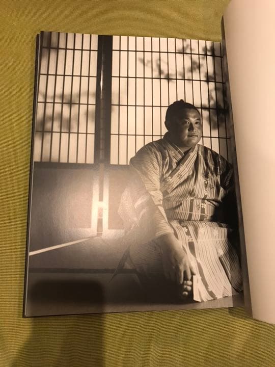 【3月中旬配送】貴乃花道 写真集 引退記念 サイン&カバー付き