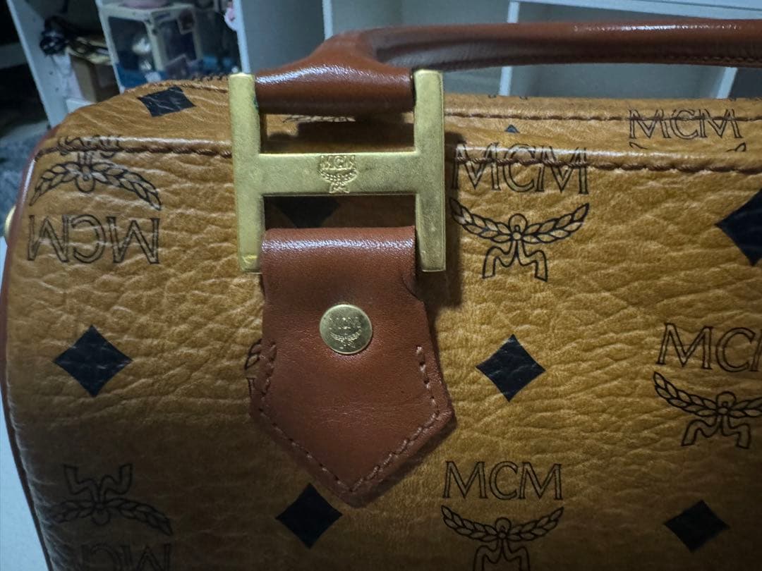 MCM エムシーエム　ミニボストンバッグ　モノグラム　レザー　プレート